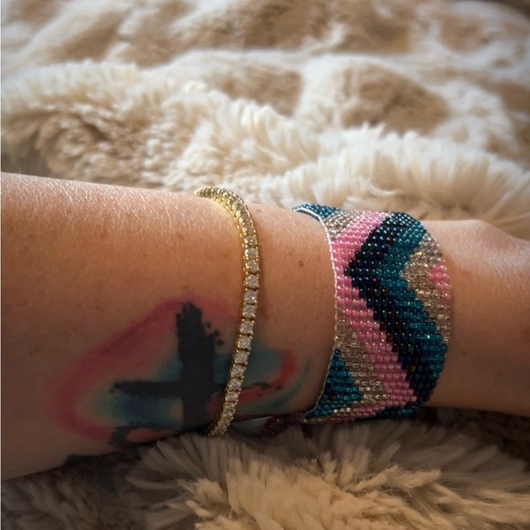 Women’s Multicolor Beaded Bracelet - Picture 2 of 6